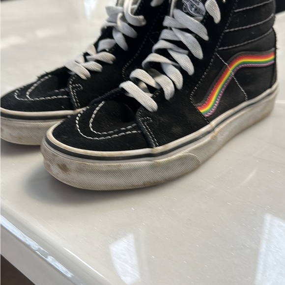 Vans - Picture 2 of 6